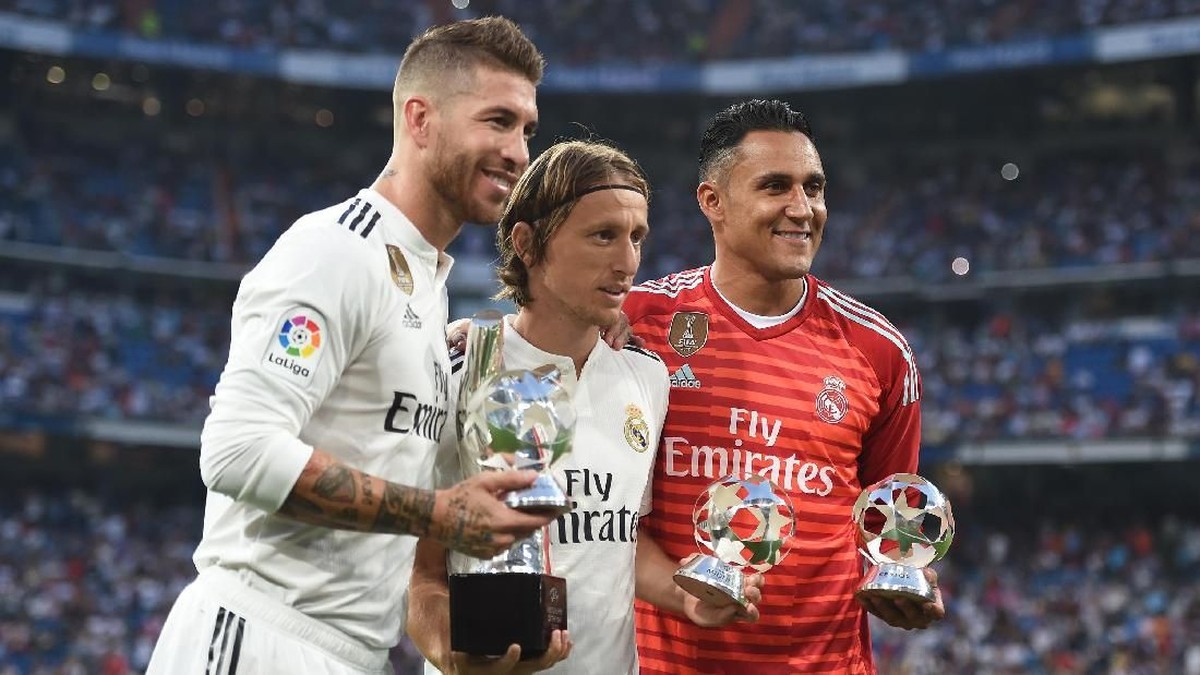 Sergio Ramos menilai Luka Modric pantas jadi Pemain Terbaik FIFA 2018 (Foto: Denis Doyle/Getty Images)