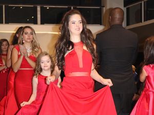 Viral, Model Down Syndrome Debut di New York Fashion Week Viral, Model Down Syndrome Debut di New York Fashion Week