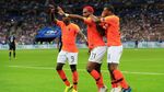 Les Bleus Tundukkan Oranje