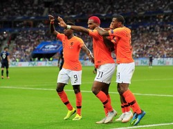 Hasilnya tiba di menit ke-67. Ryan Babel mencetak gol penyama dan menjaga kans Belanda. (Foto: Gonzalo Fuentes/REUTERS)
