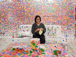 Sri Mulyani Terkesima dengan Karya Yayoi Kusama di Museum MACAN Sri Mulyani Terkesima dengan Karya Yayoi Kusama di Museum MACAN