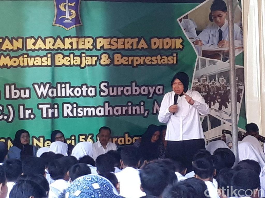 Risma Temukan Puluhan Anak Bermasalah di Eks Lokalisasi Dolly Risma Temukan Puluhan Anak Bermasalah di Eks Lokalisasi Dolly