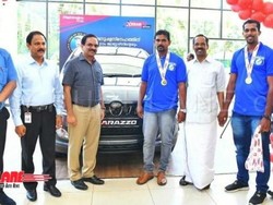 Rajin Menolong, Pria Ini Dihadiahi Mobil Gratis