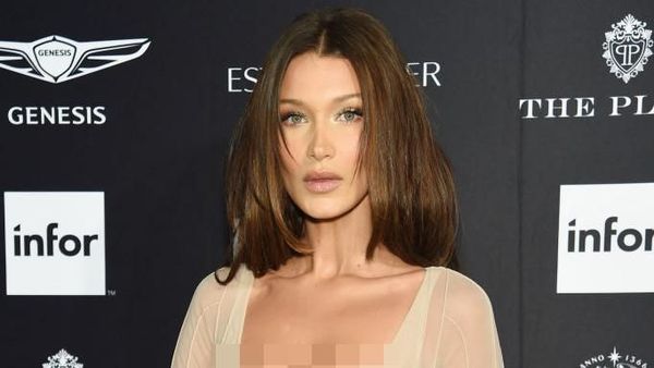 Foto: Serba Seksi dari Bella Hadid di New York Fashion Week
