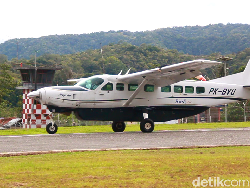 Jokowi Gelontorkan Rp 500 Miliar Bangun Bandara di Papua