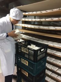 Pasangan Artis Korea Buka Pabrik Tempe Indonesia di Taean