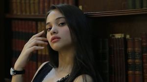 Si Cakep Aurora Ribero yang Kerpergok Bareng Aliando