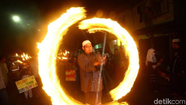 Semarak Pawai Obor Tahun Baru Hijriah di Manggarai