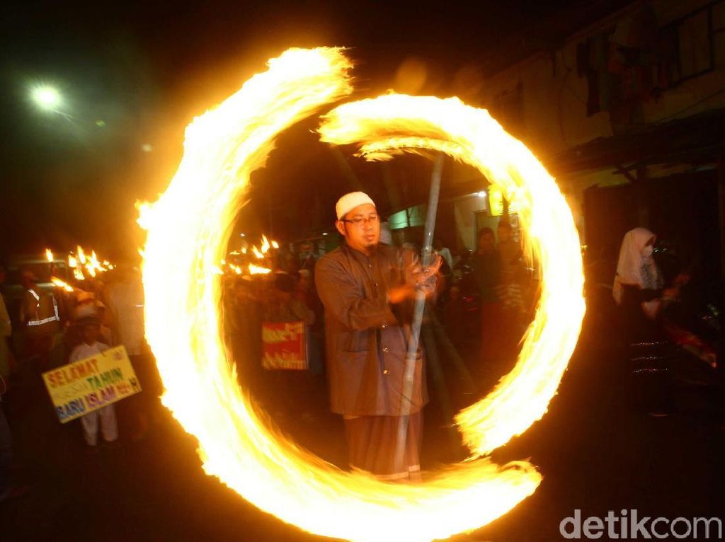 Semarak Pawai Obor Tahun Baru Hijriah di Manggarai Semarak Pawai Obor Tahun Baru Hijriah di Manggarai