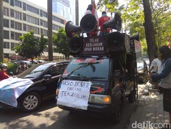 Ratusan Pengemudi Transportasi Online Serbu Kantor Grab