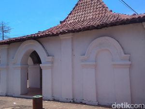 Lawang Sanga Gerbang Keraton yang Kini Terlupakan Lawang Sanga Gerbang Keraton yang Kini Terlupakan