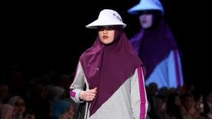 Gaya Olahraga Artis-artis yang Sudah Hijrah, Mulan Jameela Pakai Gamis