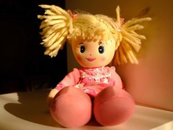 Bagaimana Islam Memandang Boneka Sebagai Mainan? Ini Penjelasannya