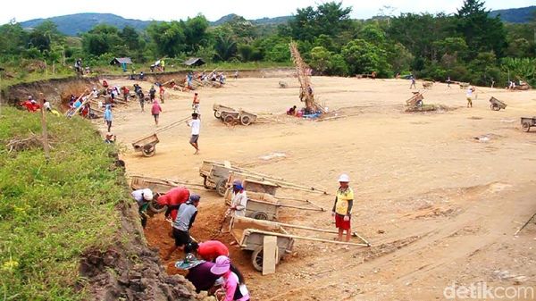 Intip Perjuangan Warga Pelosok Sulsel Bangun Landasan Bandara
