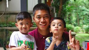 So Sweet! Rasyid Rajasa Dekat Banget dengan Keponakannya