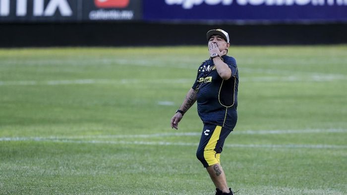 Diego Maradona saat menjadi pelatih. (Foto: Carlos Ramirez/Getty Images) Diego Maradona saat menjadi pelatih. (Foto: Carlos Ramirez/Getty Images)
