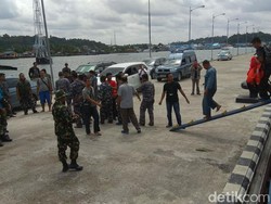 KRI Rencong-622 Terbakar di Sorong Papua Barat