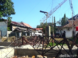 Tower Pemancar di Bone Sulsel Roboh, 1 Orang Tewas