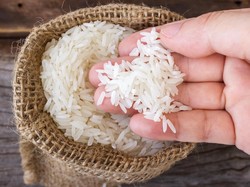 Guru Diprotes Karena Suruh Muridnya Hitung 100 juta Butir Beras