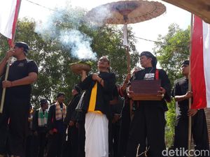 Gelar 1 Muharam, Nelayan Pacitan Gelar Sesaji dan Lomba Jala Ikan