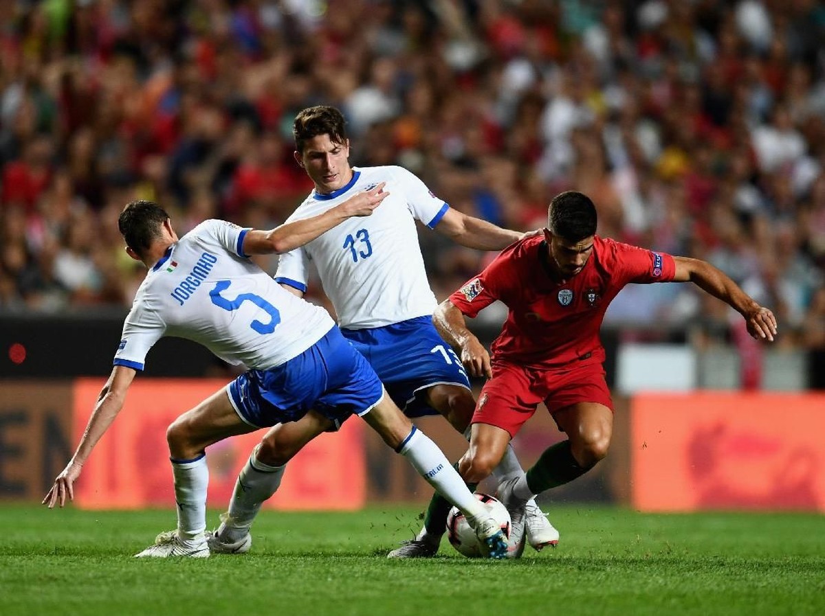 Andre Silva saat timnas Portugal mengalahkan Italia. (Foto: Claudio Villa/Getty Images)
