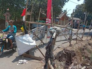 Tebing Sungai di Paseh Bandung Ambrol, Nyawa Warga Terancam Tebing Sungai di Paseh Bandung Ambrol, Nyawa Warga Terancam