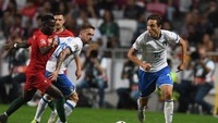 Italia memainkan banyak pemain muda di laga ini, termasuk Federico Chiesa. Selain Chiesa ada Gianluigi Donnarumma, Bryan Cristante, Mattia Caldara, Manuel Lazzari, juga Alessio Romagnoli. (Foto: Claudio Villa/Getty Images)