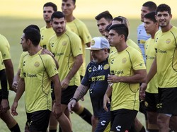 Tugas berat harus dihadapi Maradona bersama Dorados yang tampil buruk di awal musim liga ini. (Carlos Ramirez/Getty Images)