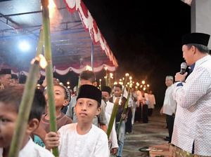 Menpora Ikut Pawai Obor Kebangsaan 1 Muharam di Halmahera Tengah