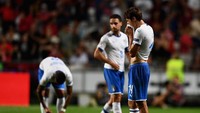 Italia tak mampu menyelamatkan laga sampai waktu habis. Ini jadi kedua kalinya Gli Azzurri gagal menang di UEFA Nations League, setelah di laga sebelumnya diimbangi oleh Polandia. (Foto: Claudio Villa/Getty Images)
