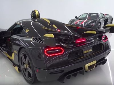 Tajir Banget! Garasi Ini Isinya Bugatti Cs
