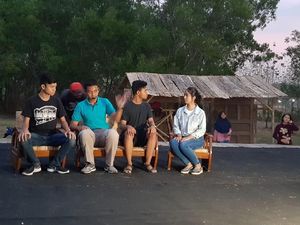 Hanung Bramantyo Ditantang Tonton Teatrikal Bumi Manusia Hanung Bramantyo Ditantang Tonton Teatrikal Bumi Manusia
