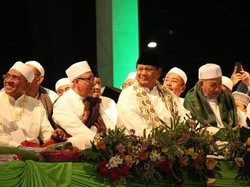 Prabowo Ikut Perayaan Tahun Baru Hijriah di Surabaya