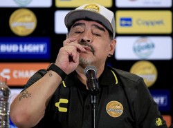 Diego Maradona Kabarnya Dilarikan ke Rumah Sakit