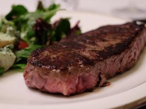 Asyiknya Mengunjungi Peternakan Sapi dan Mencicipi Daging Wagyu 5+ Asyiknya Mengunjungi Peternakan Sapi dan Mencicipi Daging Wagyu 5+