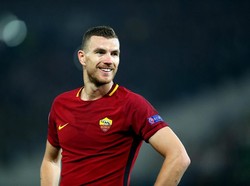 Edin Dzeko Jadi Sarjana
