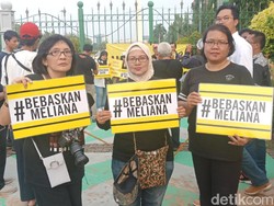 Massa Gelar Aksi Bebaskan Meliana di Monas