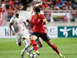 Berlaku Rasis, Pemain Chile Dipermalukan Son Heung-min