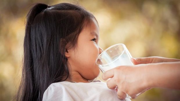Bunda Perlu Tahu, 4 Hal tentang Konsumsi Susu pada Anak