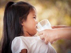 Kenali Gejala Alergi Susu Sapi pada Anak