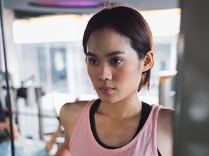 Gaya Sporty Sheryl Sheinafia, Tetap Cantik Meski Basah Berkeringat