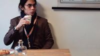 Serunya Sutradara Wiro Sableng, Angga Dwimas Sasongko Saat Kulineran dan Masak