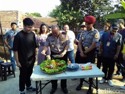 Posting Seragam Taruna, Umay Siap Berakting di Film Terbaru