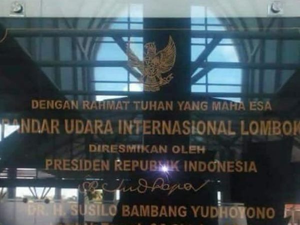 Melihat dari Dekat Prasasti SBY di Bandara Lombok yang Jadi Polemik