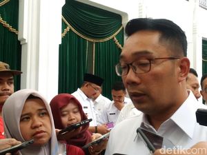 Ridwan Kamil: Kalau Rumah Pak Eko Tak Selesai Saya Turun Tangan Ridwan Kamil: Kalau Rumah Pak Eko Tak Selesai Saya Turun Tangan