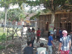 Aparat Desa-Camat Angkat Tangan Atasi Ruko Kadus yang Tutupi Jalan