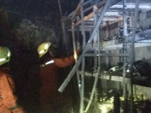 Gudang Minimarket di Kemayoran Terbakar, 15 Unit Damkar Padamkan Api
