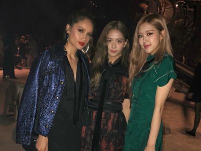 8 Gaya Stylish Cinta Laura di New York Fashion Week hingga Bertemu Blackpink