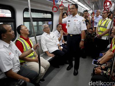 Anies Baswedan Uji Coba LRT Velodrome-Kelapa Gading