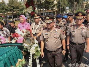Naik Kereta Kencana, Irjen Pol Machfud Arifin Tinggalkan Polda Jatim